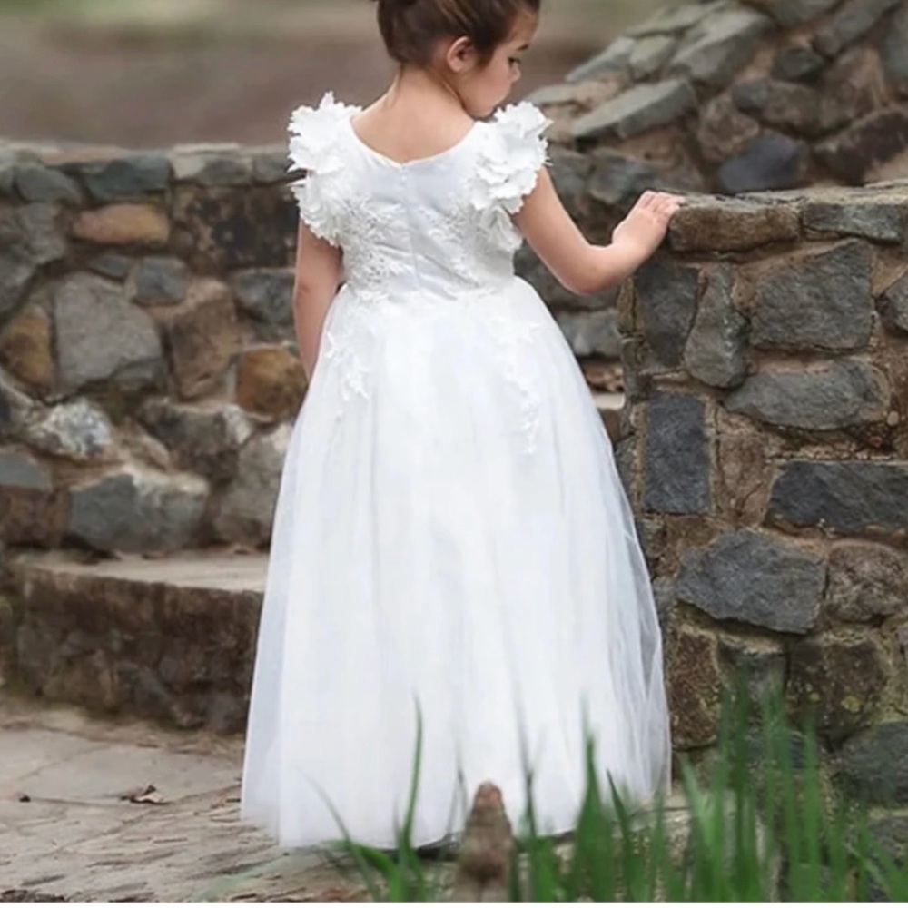 Elegant White Flower Girl Dress - Picture 3 of 3